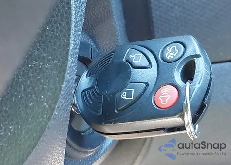 2011 Ford Escape Limited из США, поврежденный, VIN 1FMCU0E77BKA83582